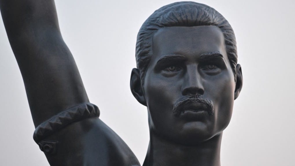 Élete álma volt egy Freddie Mercury-szobor, most összehozta