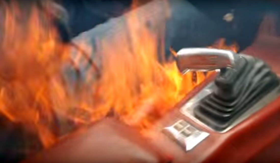 A kamera előtt gyulladt ki egy 700 lóerős Camaro – videó