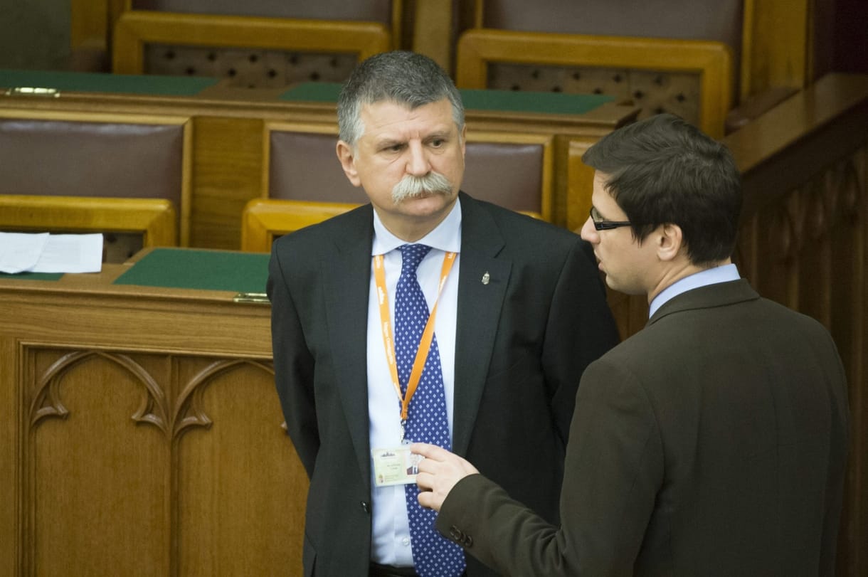 MÚOSZ: Törvényellenesen tiltják ki az újságírókat a parlamentből