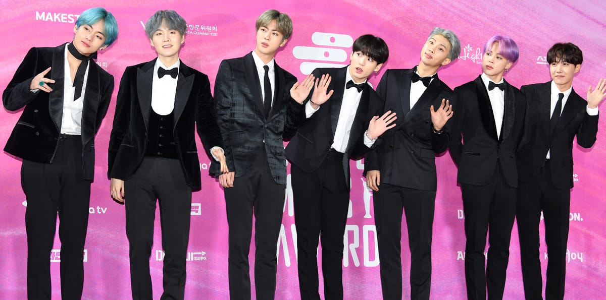 Hiába világsztárok, a katonaságot nem ússzák meg a dél-koreai BTS tagjai sem