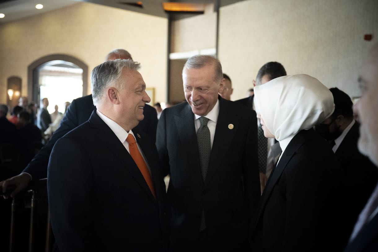 Orbán energiáról és védelmi ügyekről tárgyalt Erdogannal Törökországban
