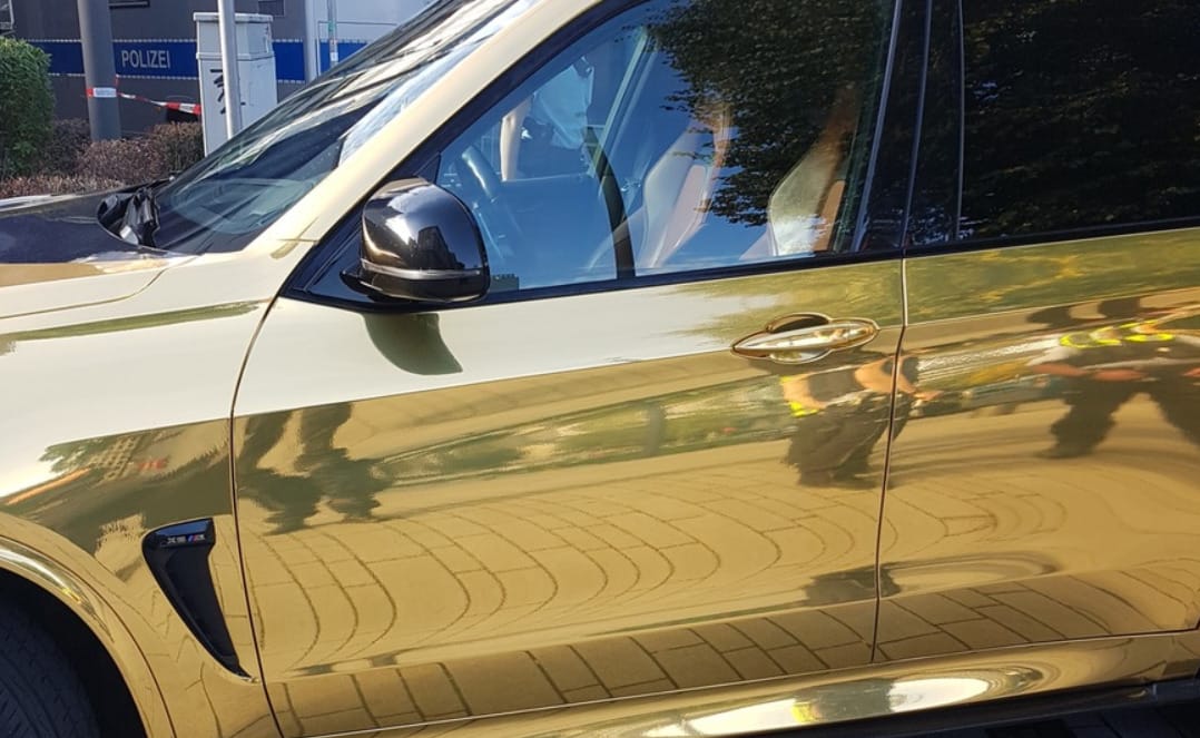 Nem jött be a német rendőröknek az aranyozott BMW