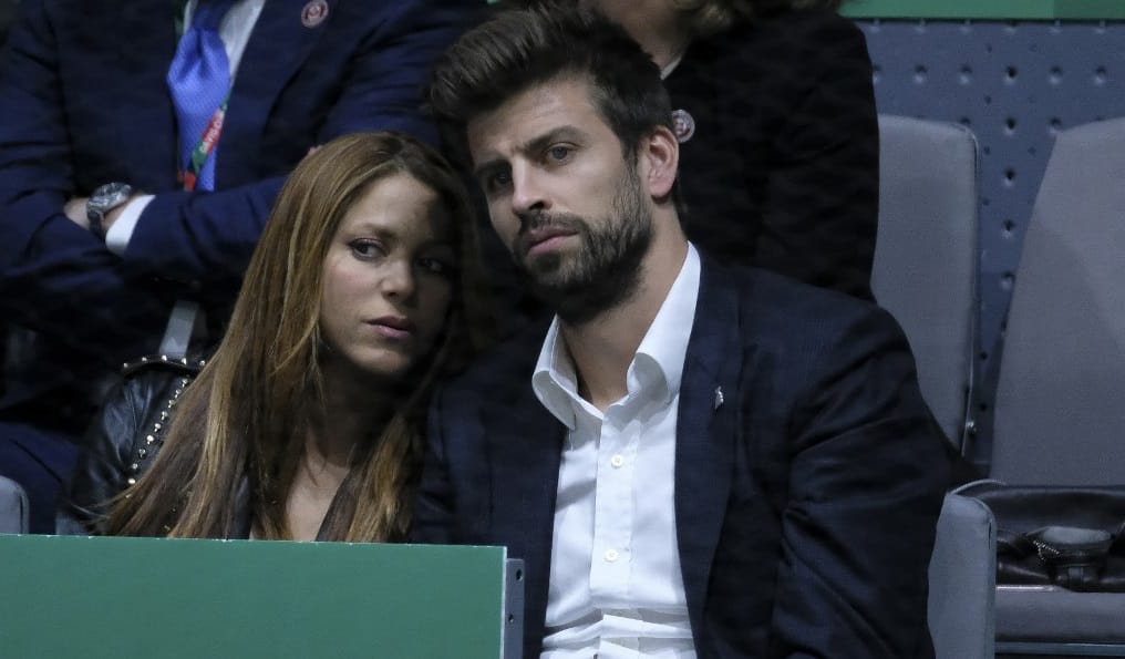 Shakira állítólag magánnyomozókkal figyeltette Piquét, aki szerelmet vallott egy barcelonai éjszakai klub pincérnőjének
