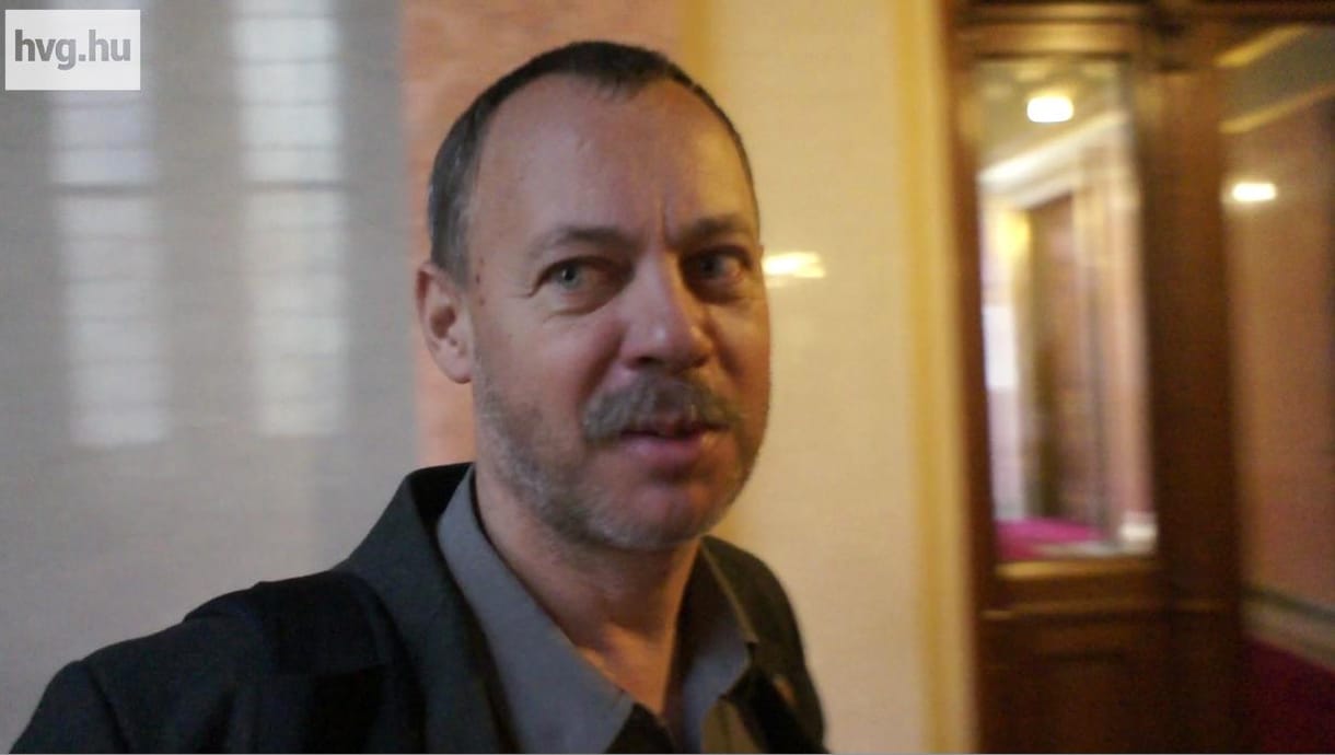 A fideszesek szerint sem érdemelnek milliós fizetéseket a focisták – videó