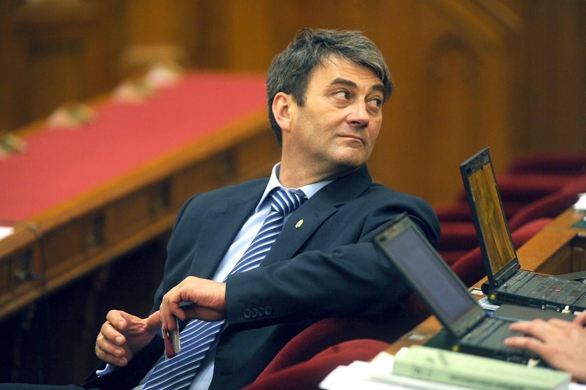 Fordulat: a Fidesz megint szereti a multikat