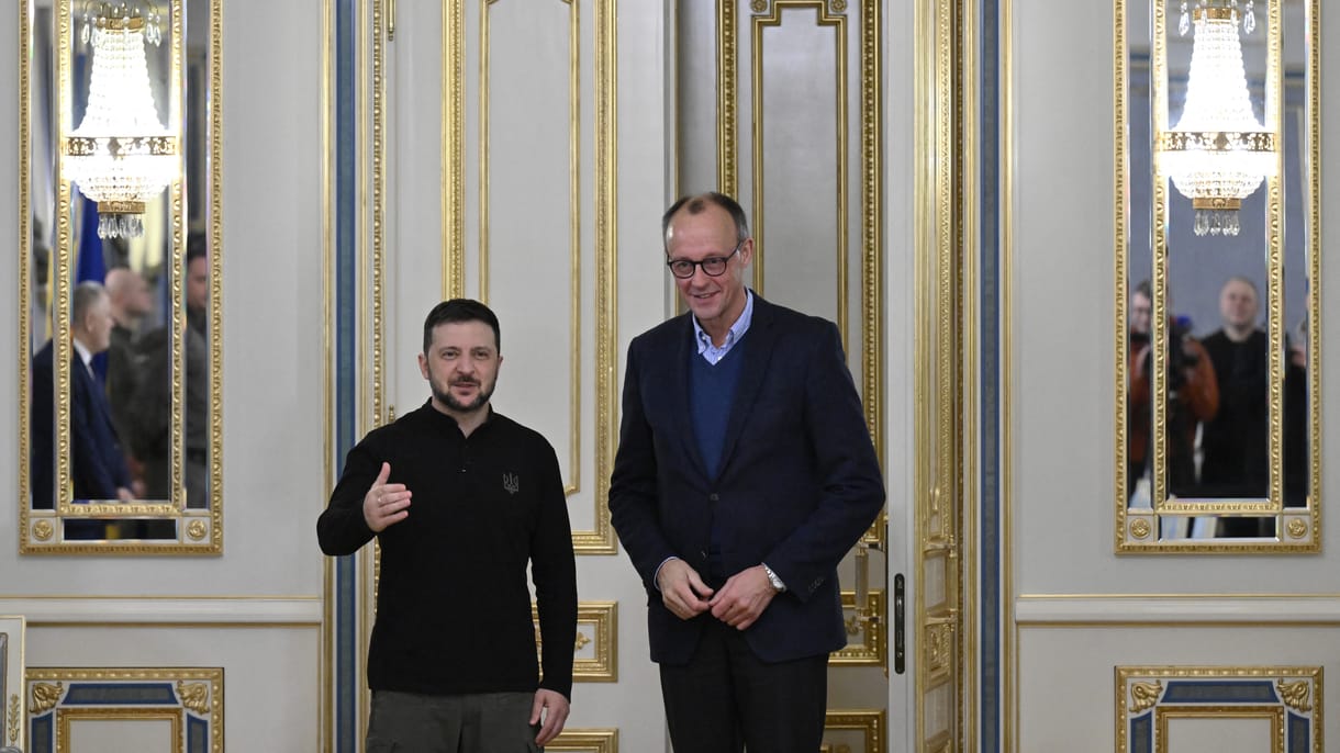 Zelenszkij a háború diplomáciai rendezéséről beszélt Kijevben