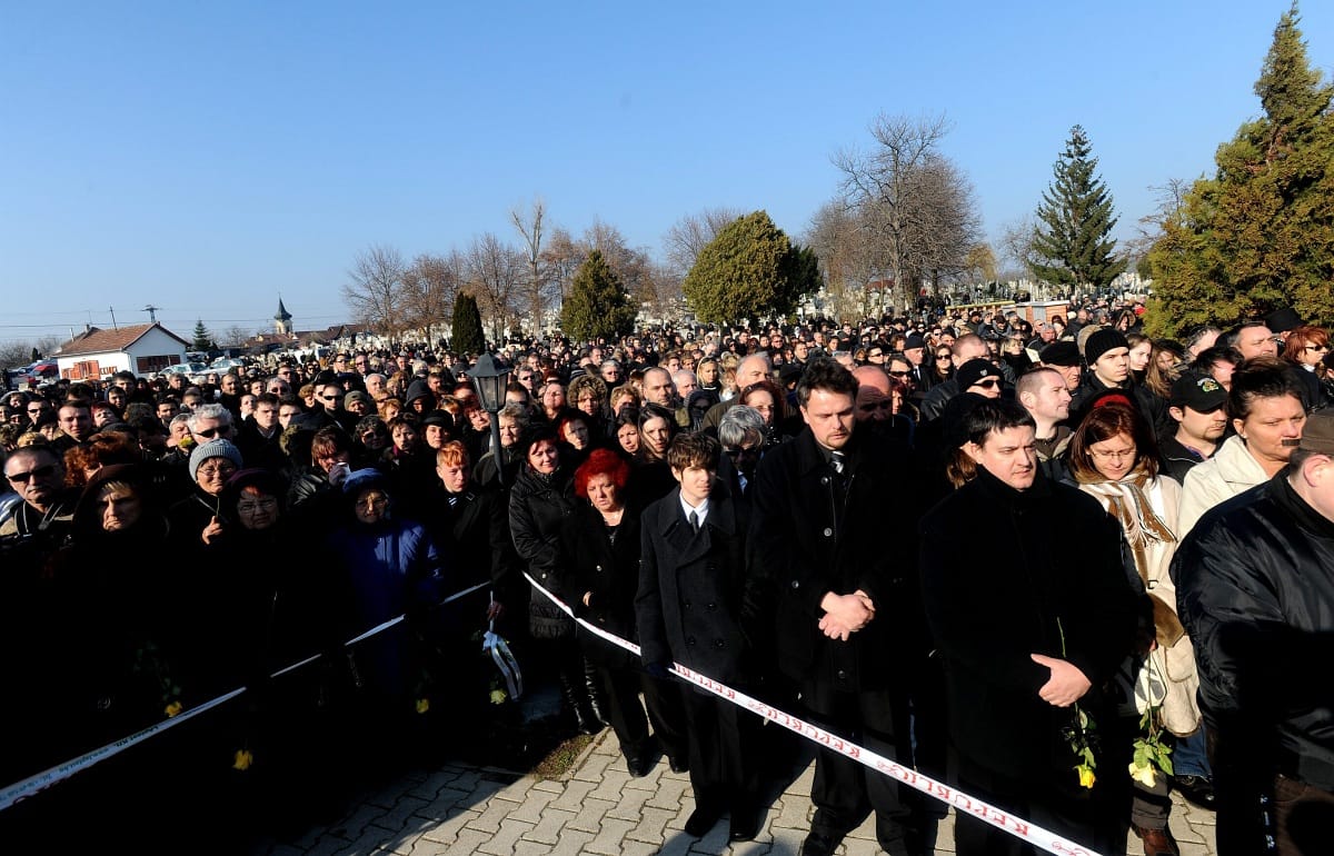 Blikk: Cipő a szovjet himnuszt kérte a temetésére