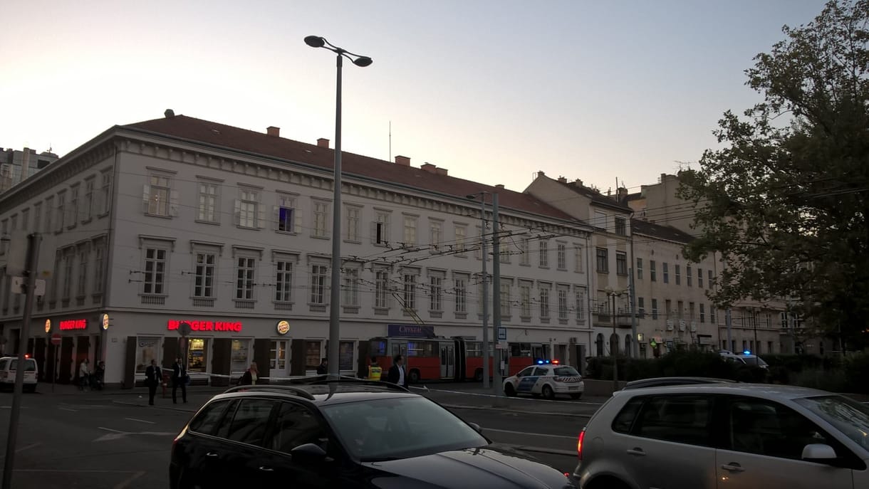 Megszűnik az Arany János utcai trolivégállomás