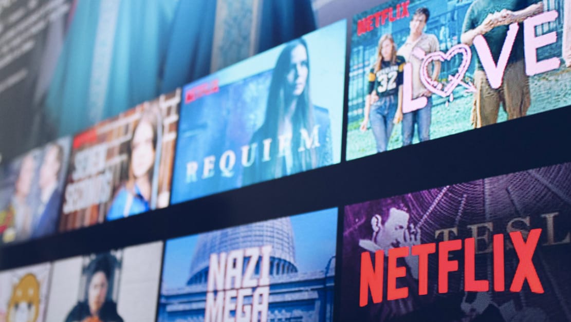 Nagy ötlet a Netflixtől: aki egymás után megnéz három részt egy sorozatból, annak a negyedikről leveszik a reklámokat