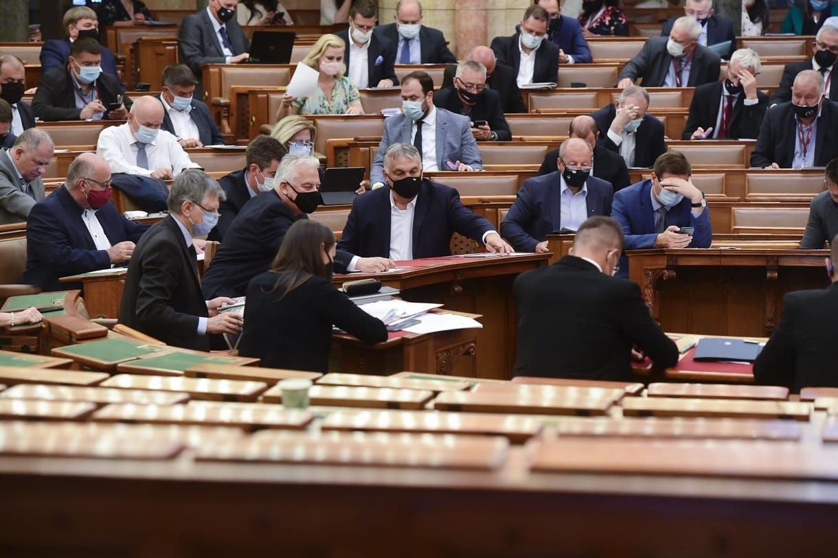 Orbán csúcsra járatta a törvénygyárat, pedig korábban megvetette az ilyet