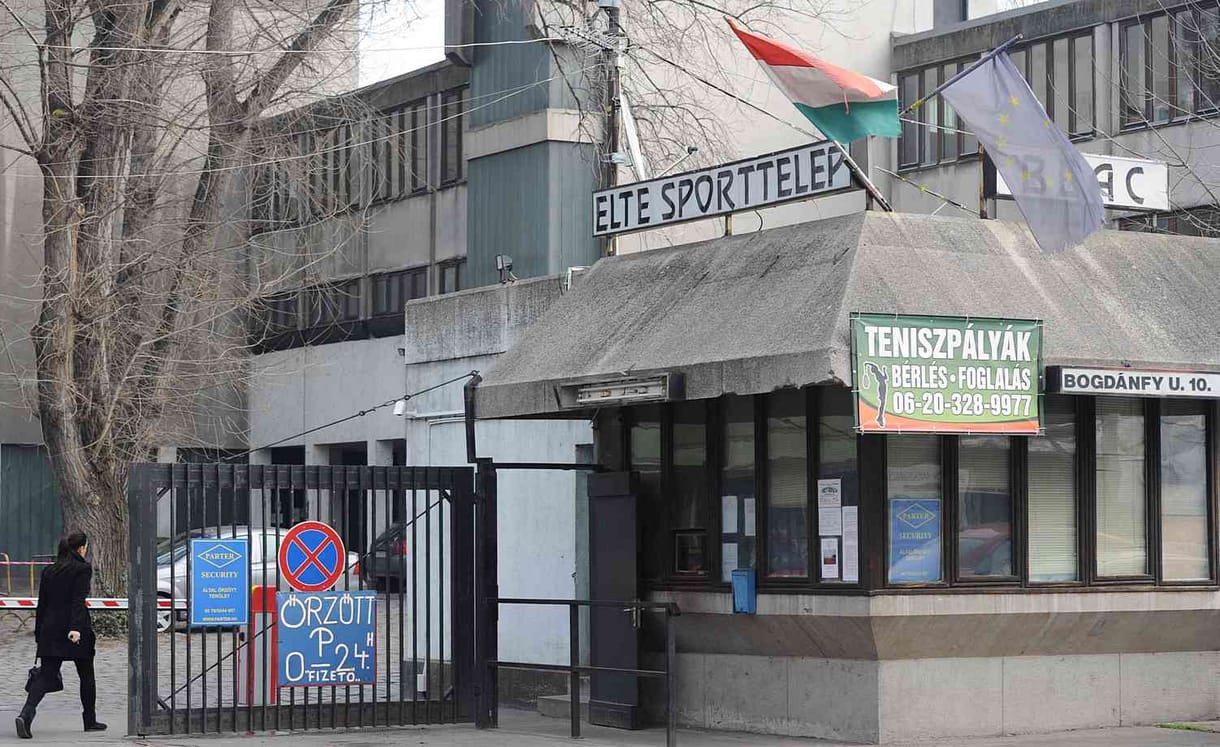 Népszabadság: tetemes összeggel tartozik a BSE