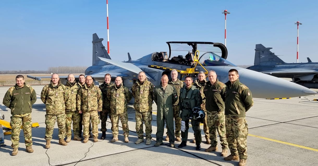 Leváltották a kecskeméti repülőbázis parancsnokát, de ezt nem akarták nagydobra verni 