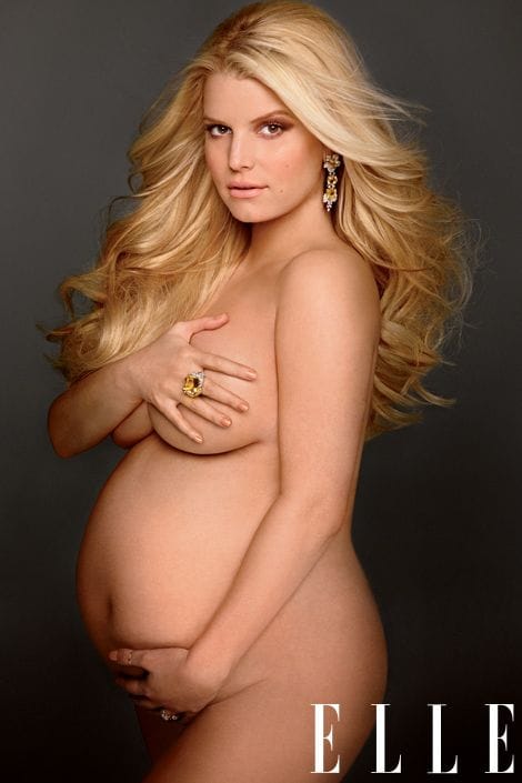 Jessica Simpson terhes és meztelen