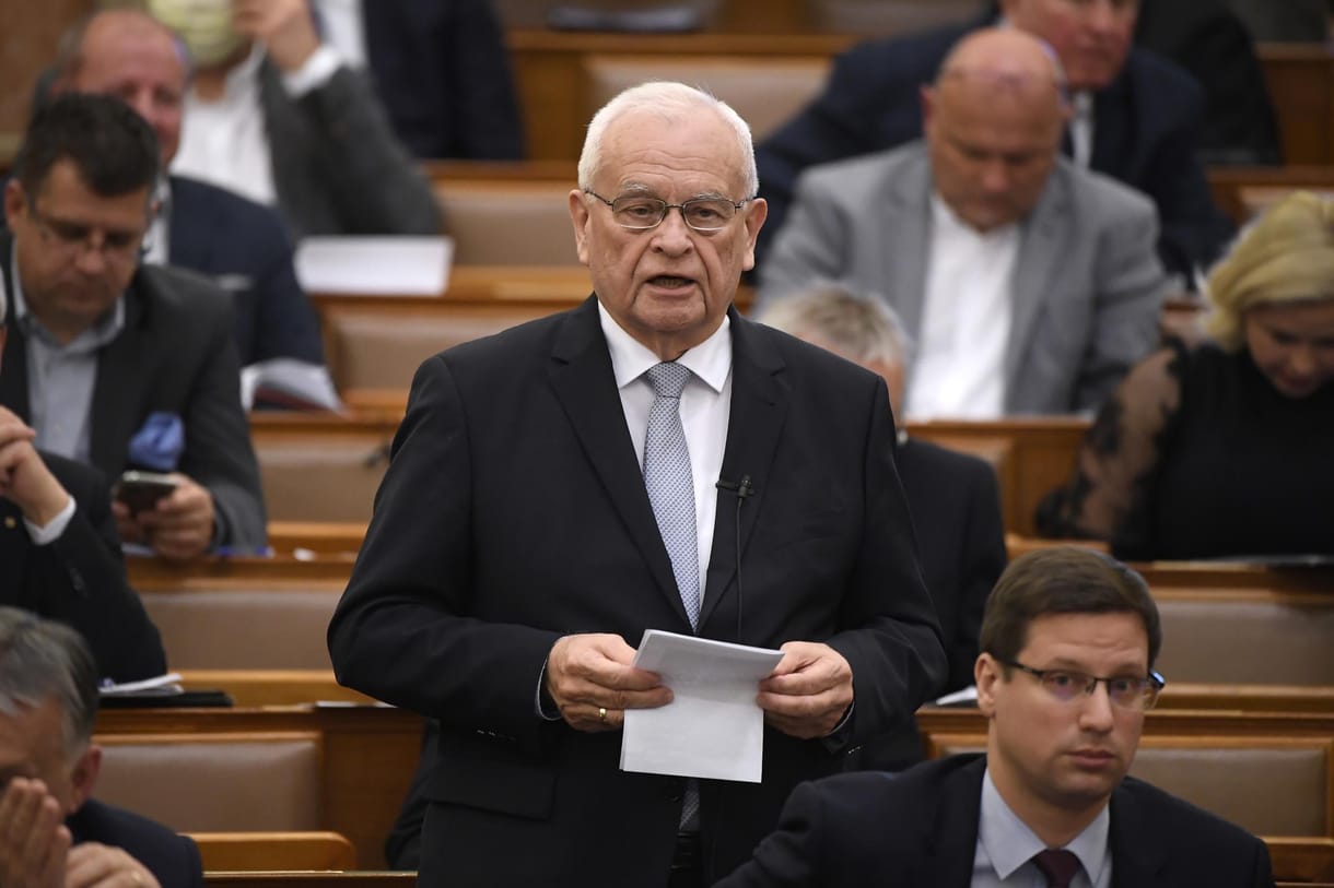 Frakcióvezetőt váltott a KDNP