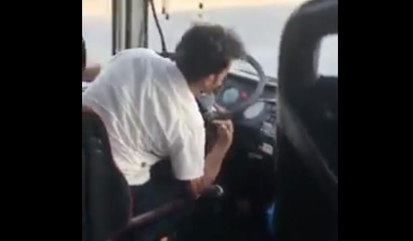 A nap videója: a buszsofőr, akivel nem akarna együtt utazni