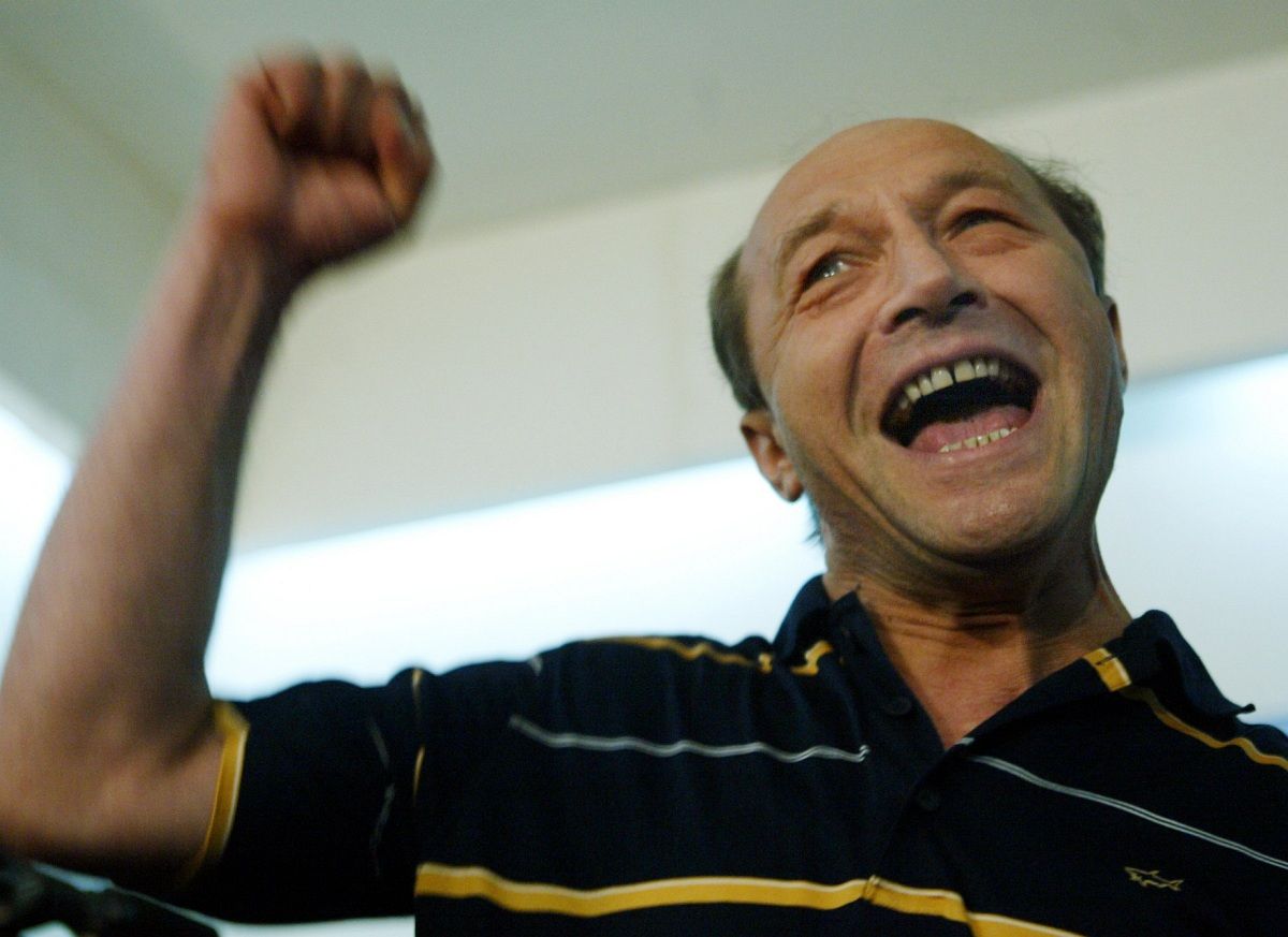 Basescu újra elnök