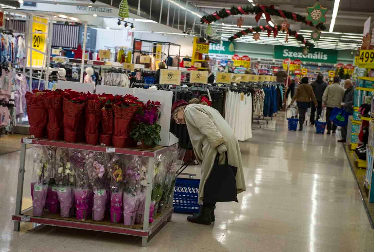 Beleégett az emberek agyába a vasárnapi boltzár