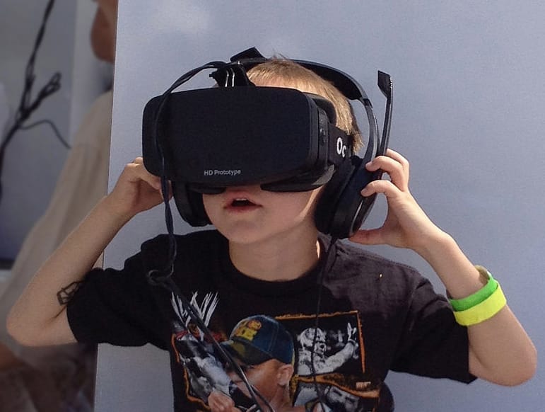 Mi lesz a gyerekekkel, ha elterjednek a VR-szemüvegek?