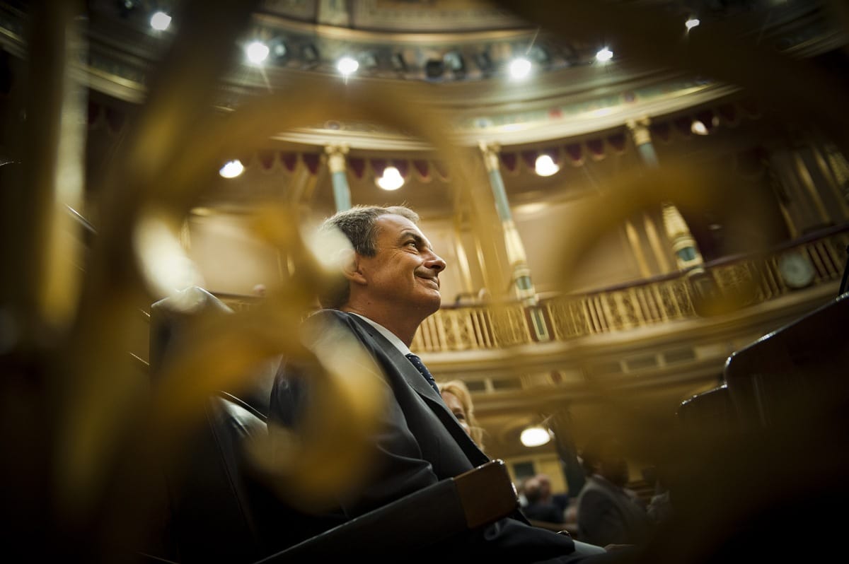 Újabb európai alkotmányba épül be a deficitplafon