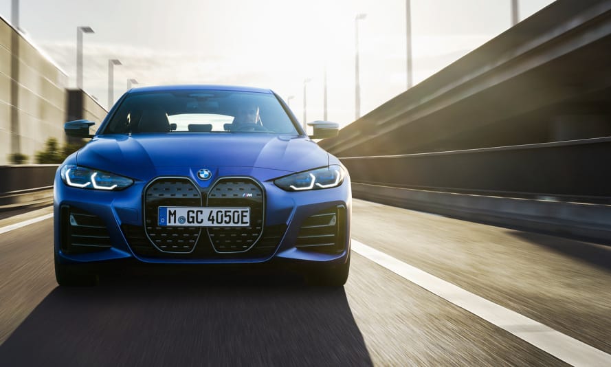 544 lóerővel debütált a BMW i4 M50 villanyautó