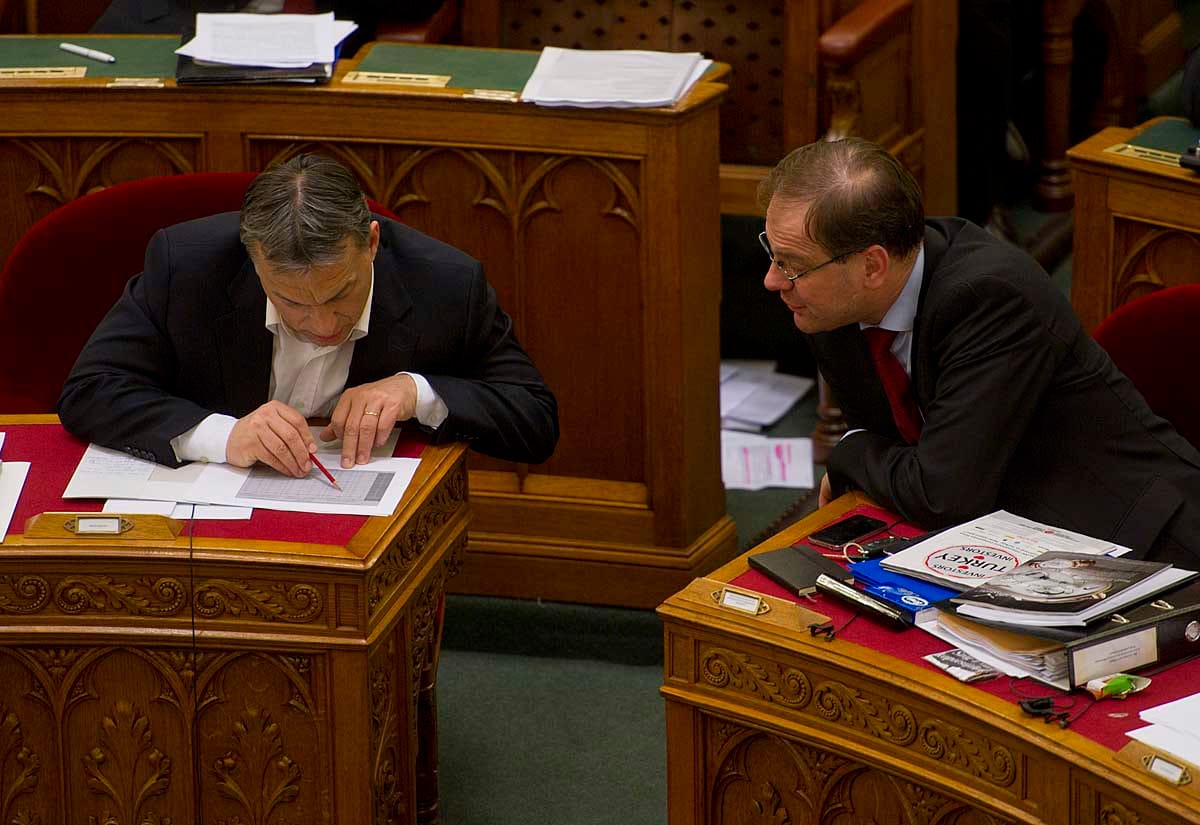 Így „konszolidálna” a kormány: képtelen visszavenni a Fidesz a tempóból