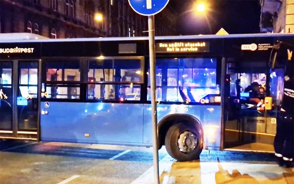 Eltévedt buszsofőr miatt tört ki vízözön a Keletinél – videó is készült