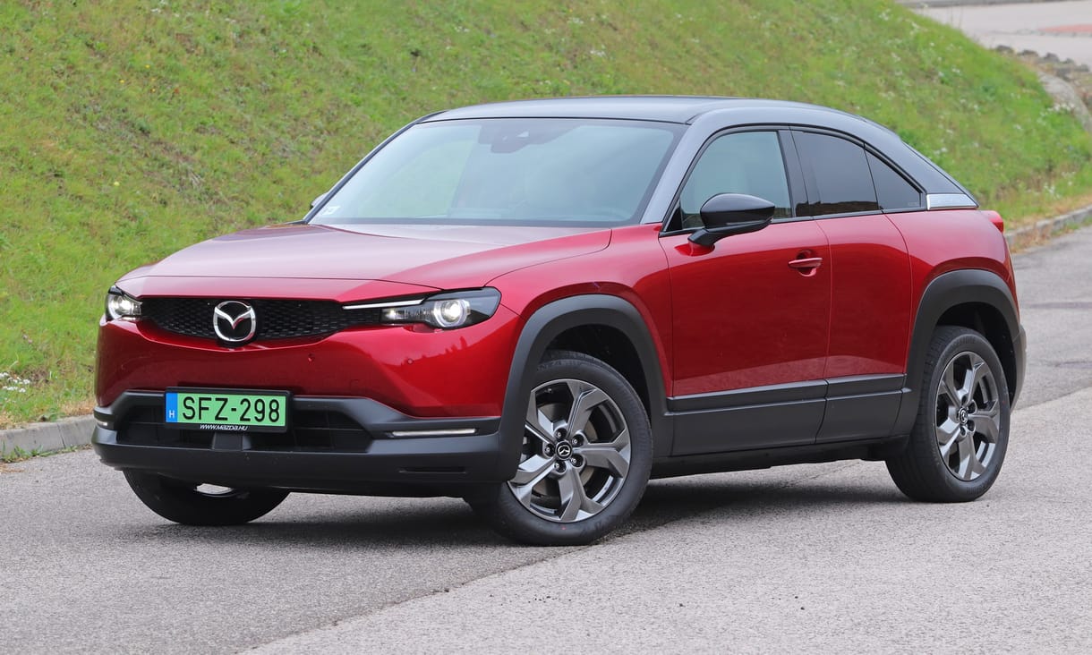 Benzinmotorokat szerelnek a Mazda első villanyautójába