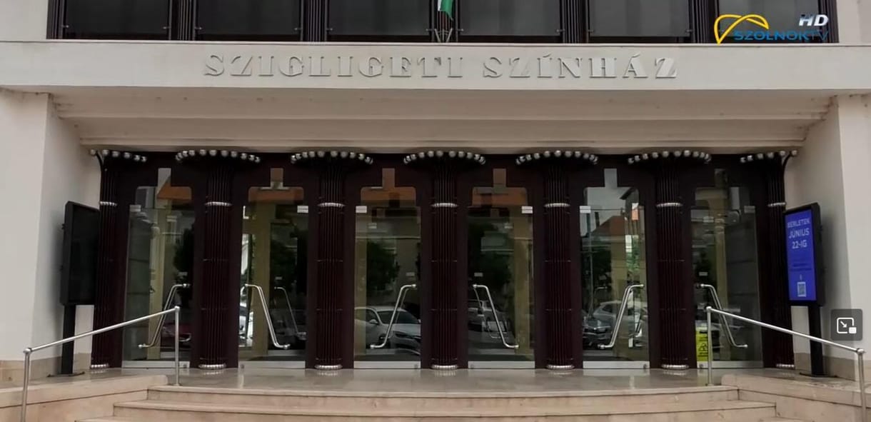 A DK szerint szakszerűtlenül újították fel a szolnoki színházat, feljelentést tett a jelöltjük