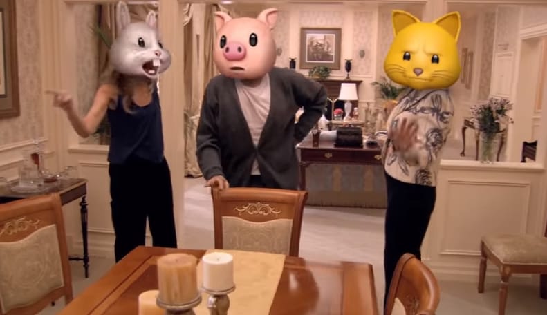 Videó: sorozatokba is beköltöznek az animojik