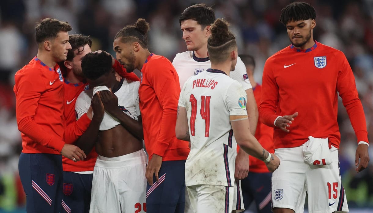 Bukayo Saka visszatért a közösségi médiába, és üzent a rasszista szurkolóknak