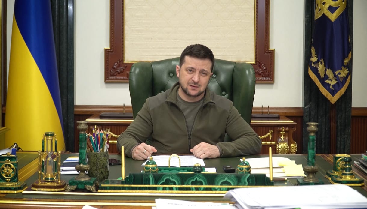 Zelenszkij: Előbb a tűzszünet és csak aztán a béketárgyalás
