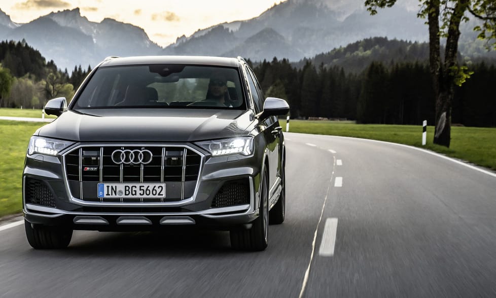 Gázolaj után benzin: itt az 507 lóerős új Audi SQ7 és SQ8