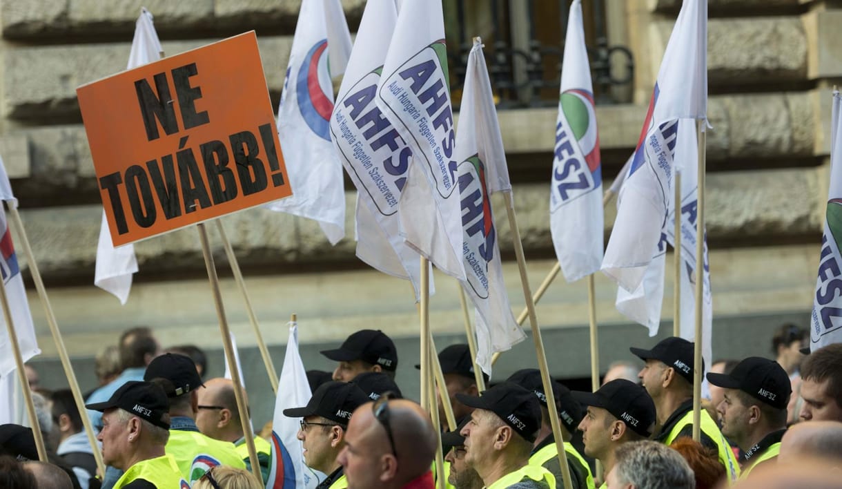 Túlóratörvény: már a hétvégére felállhat a központi sztrájkbizottság