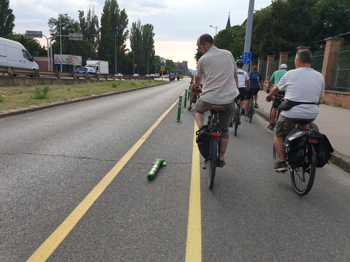 Izzik a vita az Üllői úti „oszlopos