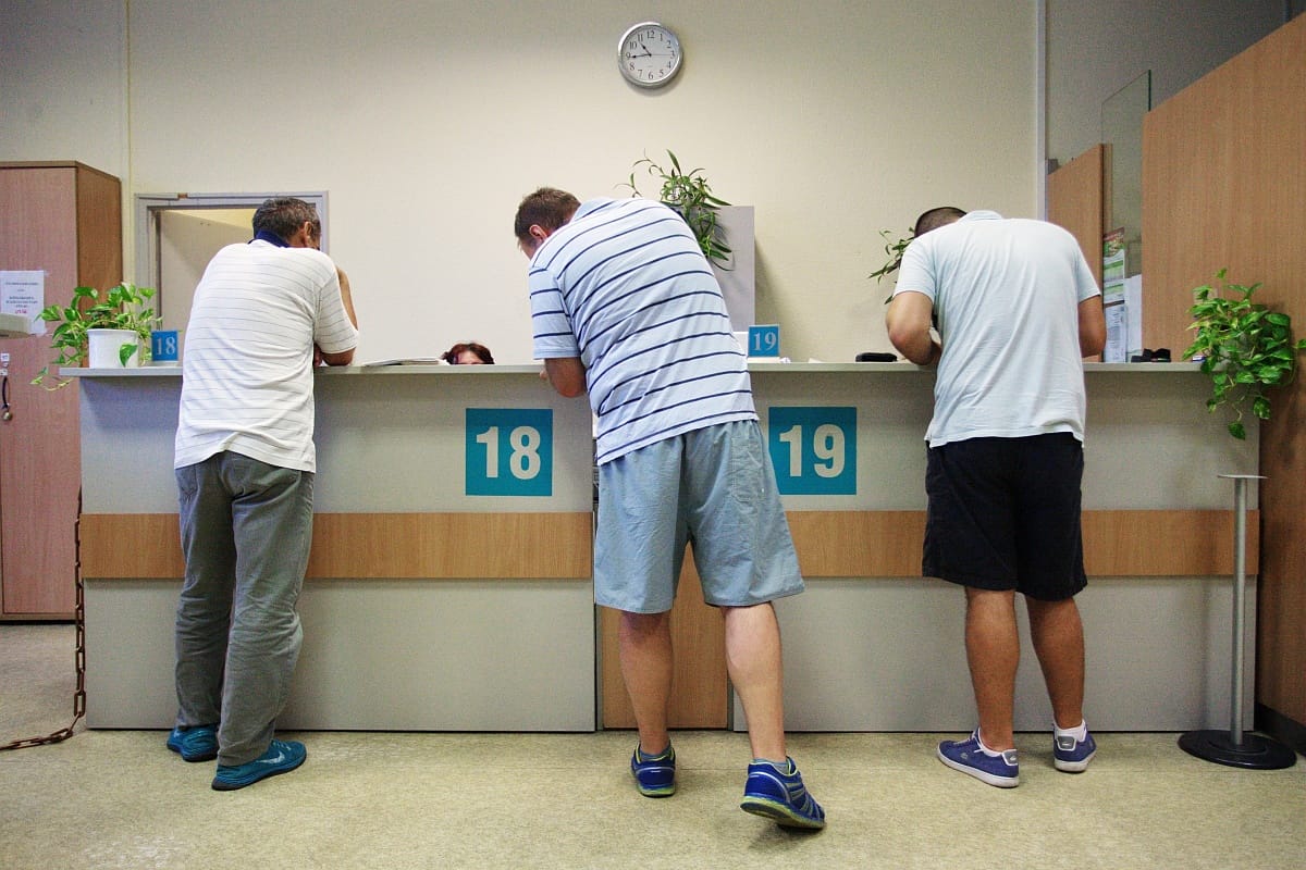 Nemcsak a nagypapa útlevele lett ingyenes, 20 illeték szűnik meg