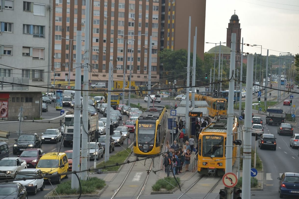 Ha a Kőbánya alsónál közlekedő villamosok számait tette meg a lottón, minimum hármasa van