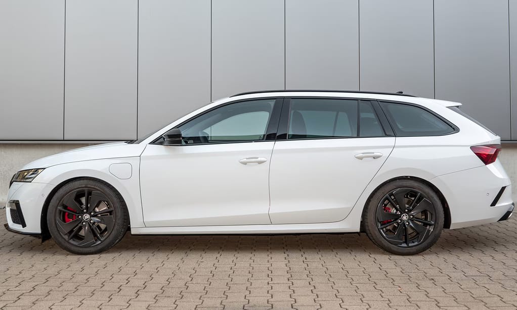 Leheletfinom tuningot kapott a Skoda Octavia