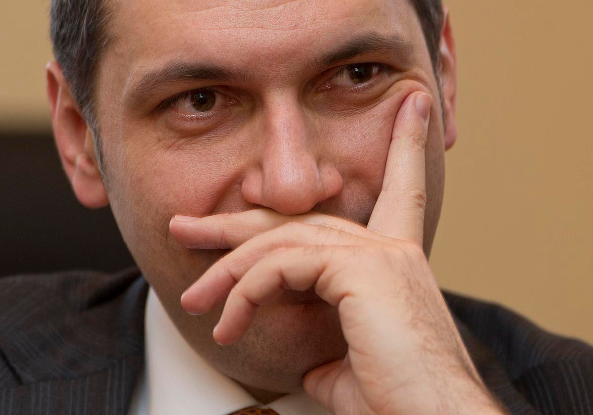 Lázár János nyakra-főre költekezett