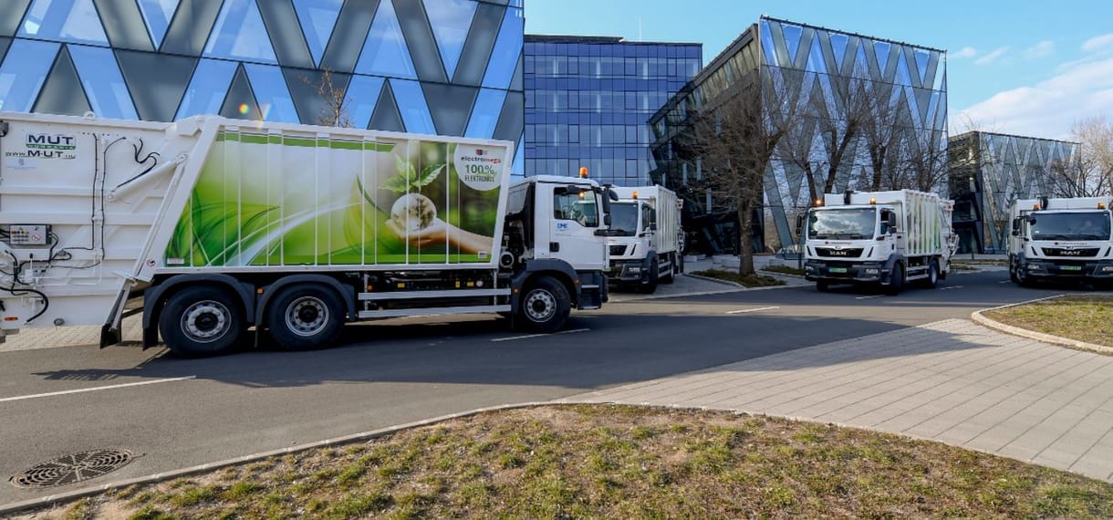 Alig 4000 forintért „tankolják” az elektromos kukásautókat, amilyet Debrecenben is használnak