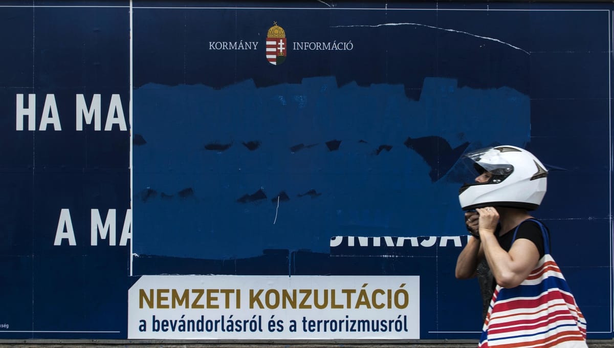 „Diáklányokat akarnak sötétedés után meglincselni” – Így szivárog le a kormányzati idegengyűlölet