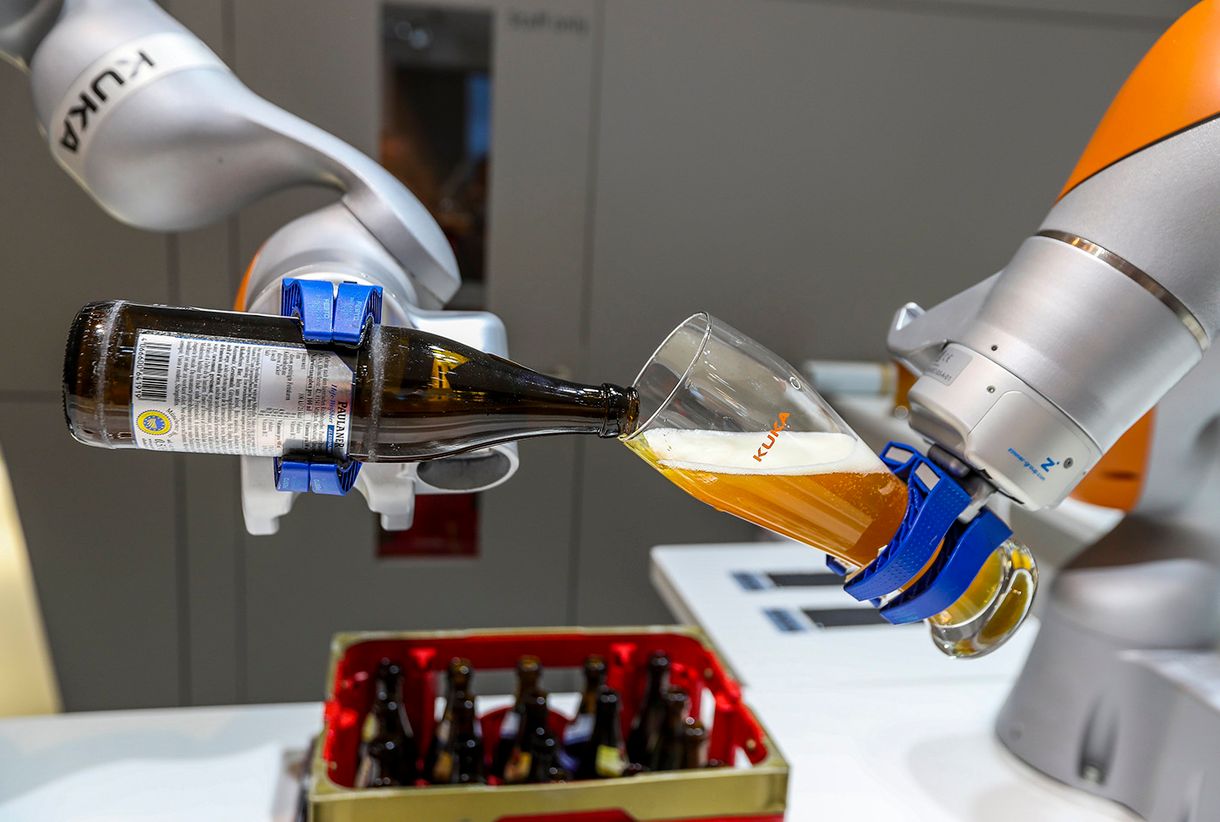 Annyi robot nincs nálunk, hogy elvegye a magyarok munkáját. Még nincs