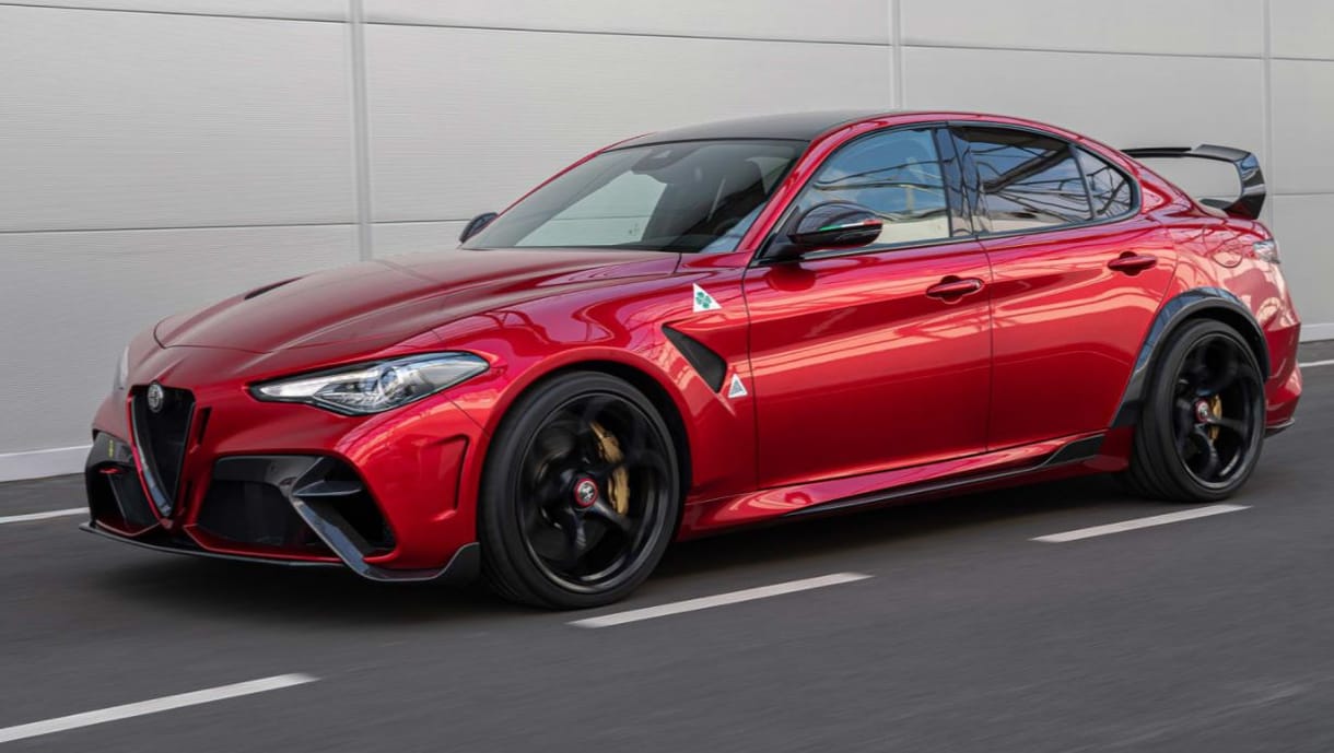 A Forma-1 olasz futama mentén mutatják be élőben az Alfa Romeo Giulia csúcsváltozatát