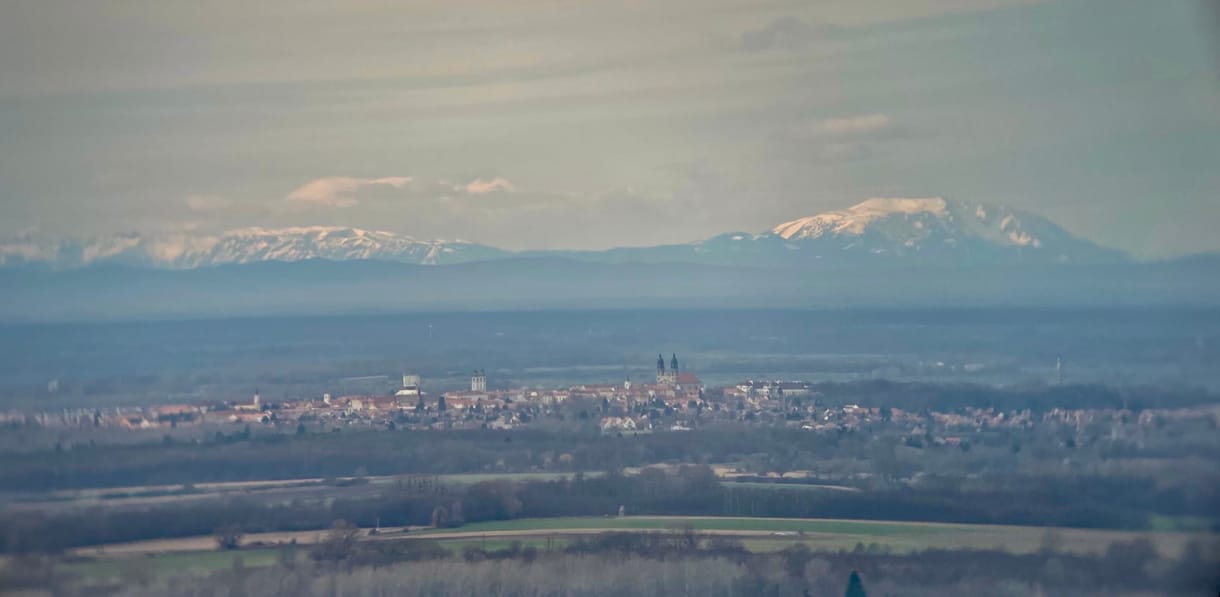 Az Alpok havas csúcsai is látszottak szombaton az ugodi kilátóból (fotó)