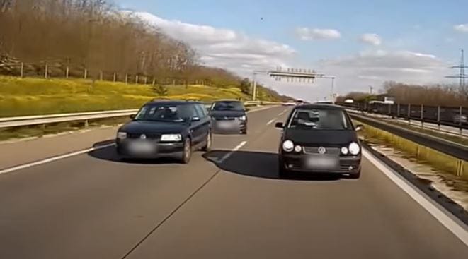 Három autós közúti csatájává fajult egy konfliktus az M0-son - videó