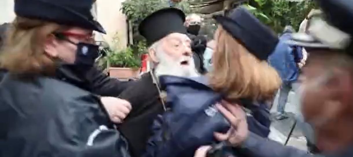 „Eretnek vagy” - kiabálta egy ortodox pap a pápának