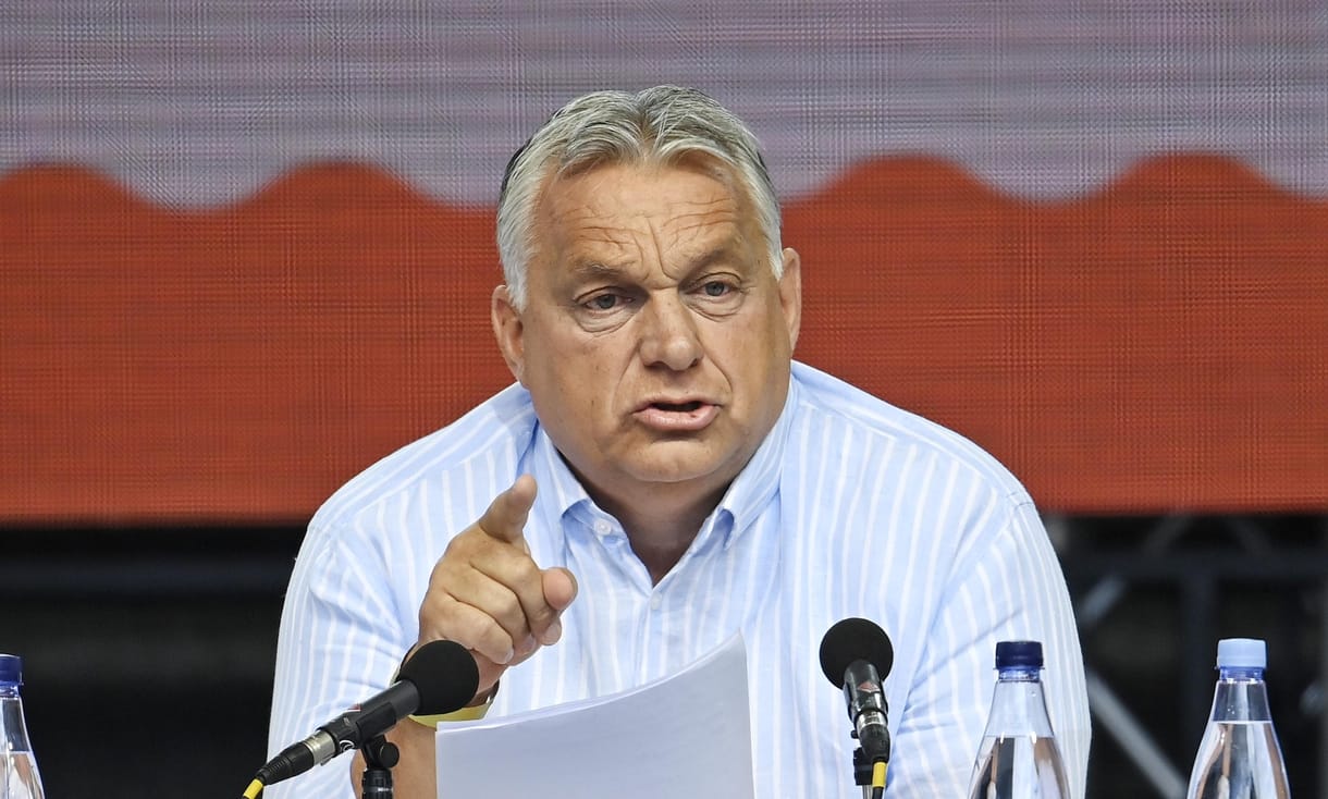 Neue Zürcher-kommentár: Orbánnál nagy a szöveg, de csekély a teljesítmény