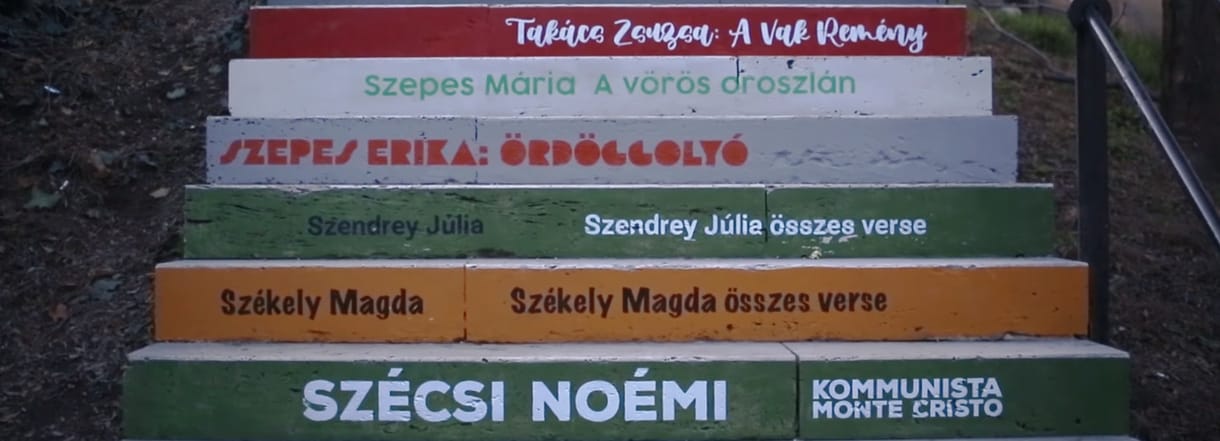 47 magyar író- és költőnő művének címét festették fel egy vízivárosi lépcsősorra