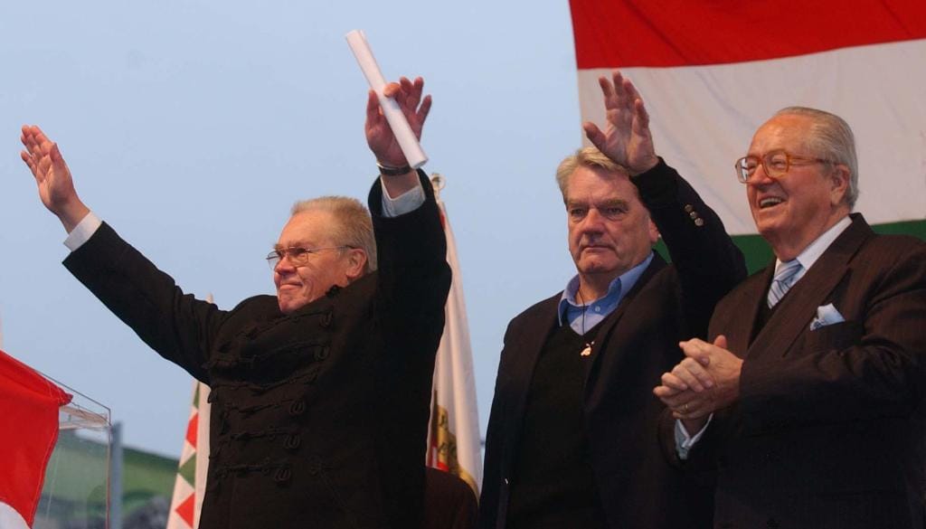 Antiszemitizmusa miatt most végre elővehetik a francia szélsőjobb volt vezetőjét