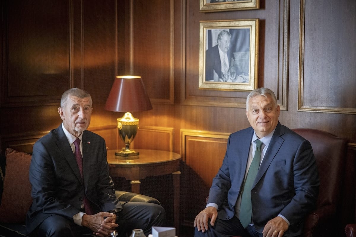 Orbán és Babis példája: a különbség drámai – nemzetközi lapszemle