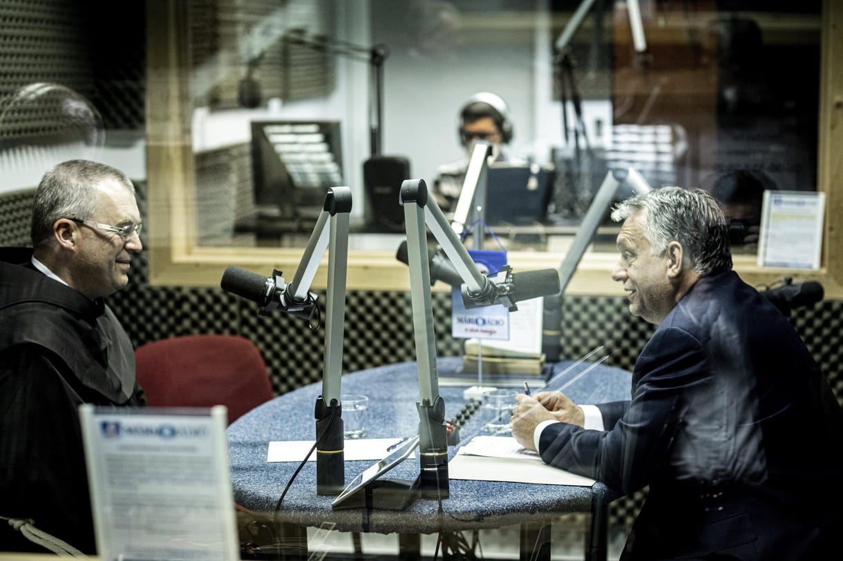 Keresztény forgatókönyvvel készíti fel az országot a járványra Orbán